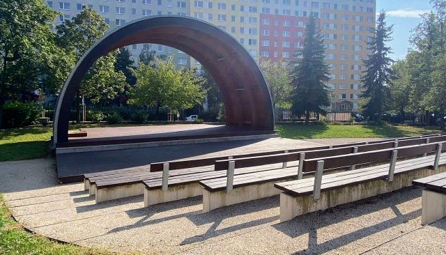 ZAHRADNÍ AMFITEÁTR